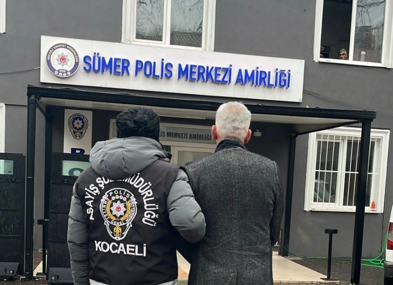 İzmit’te Aranan Şahıs Yakalandı!