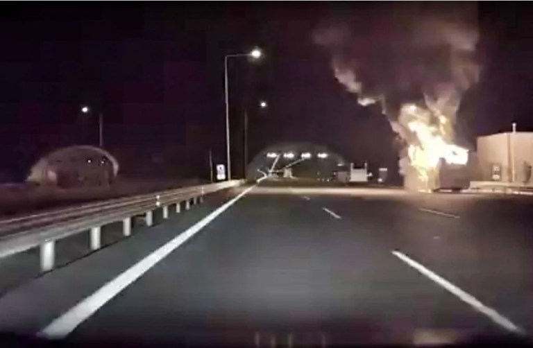 Kuzey Marmara Otoyolu’nda yolcu otobüsü alevlere teslim oldu!