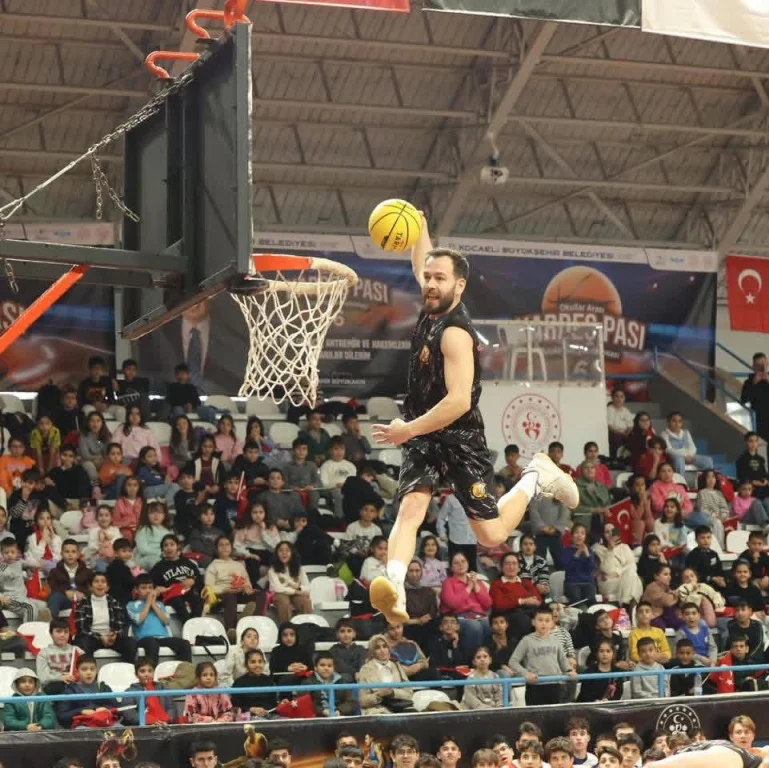 Kardeş Pası Basketbol Şampiyonası coşkuyla başladı