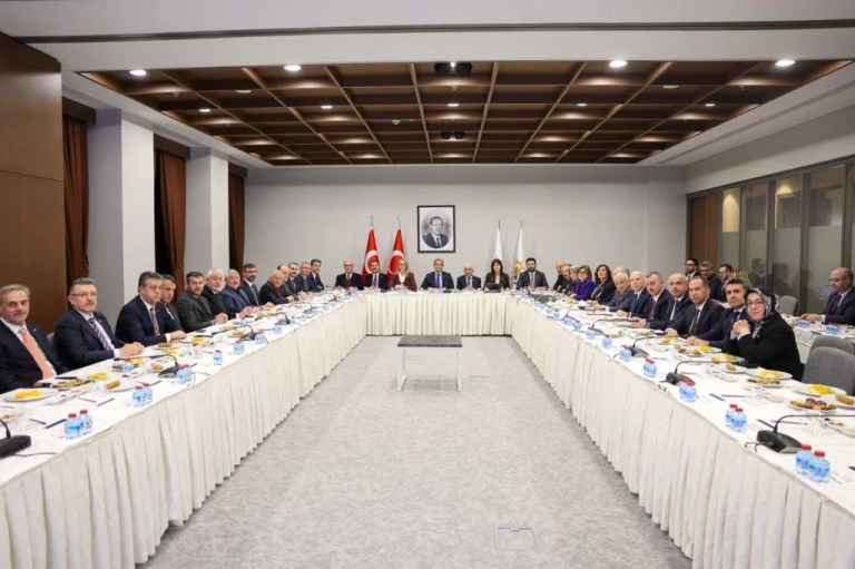 Cumhurbaşkanı Erdoğan, AK Partili belediye başkanlarıyla buluştu