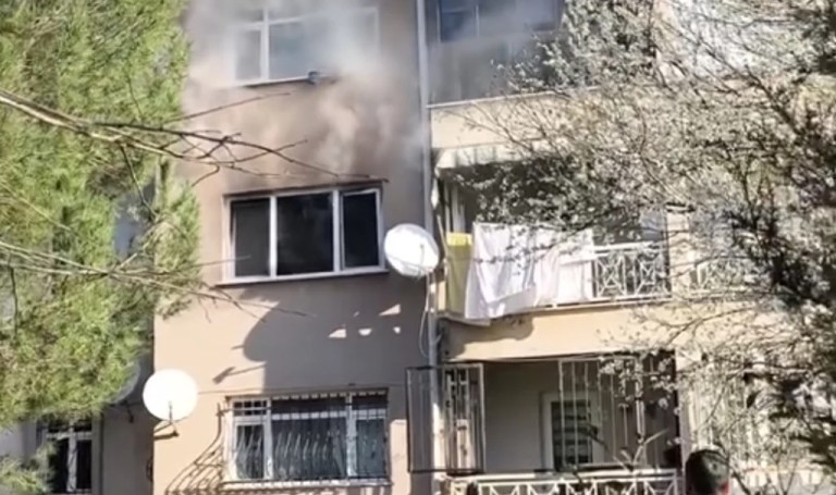 Derince’de Madde Bağımlısı Genç Evi Yaktı!