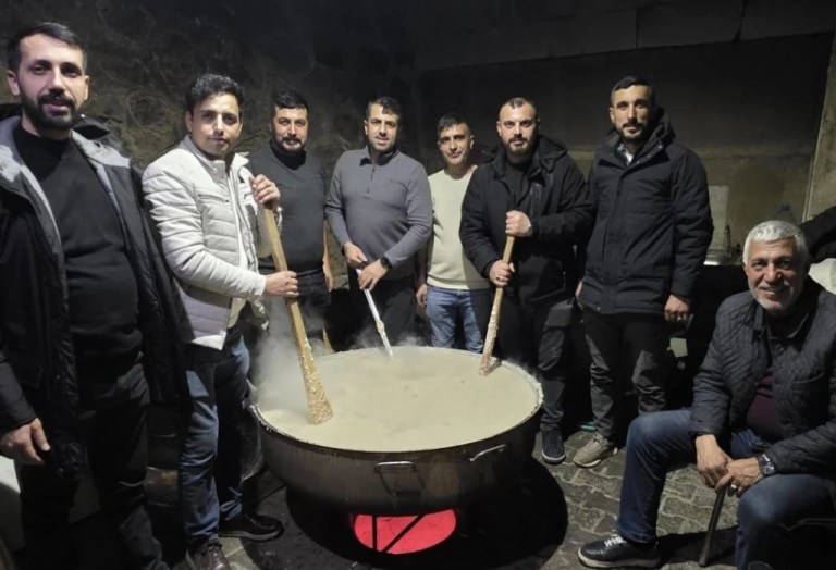 Dilovası’nda gelenek yaşatılıyor: Bayramda helise ikramı