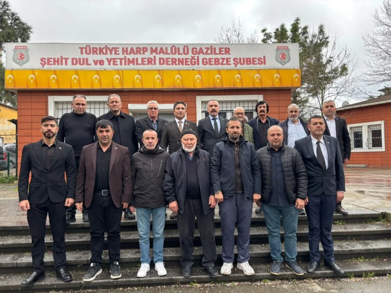 MHP Dilovası’ndan Şehit Aileleri ve Gazilere Bayram Ziyareti