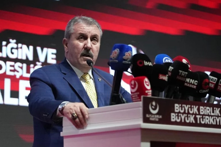 Destici’den emeklilere bayram ikramiyesi çağrısı